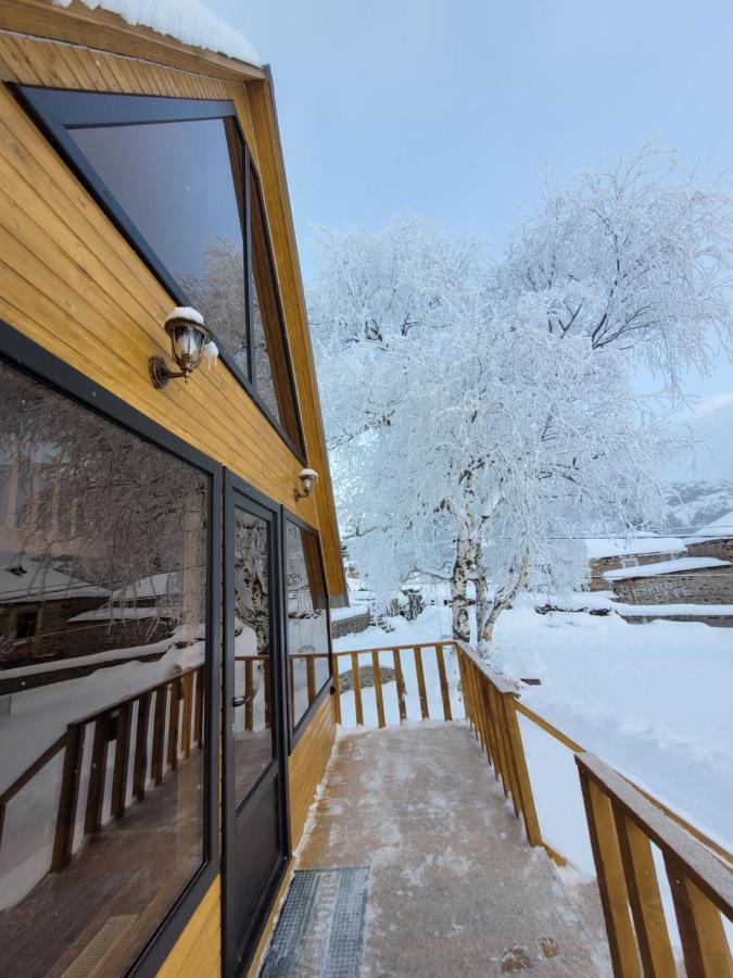 Pine Chalet Kazbegi المظهر الخارجي الصورة