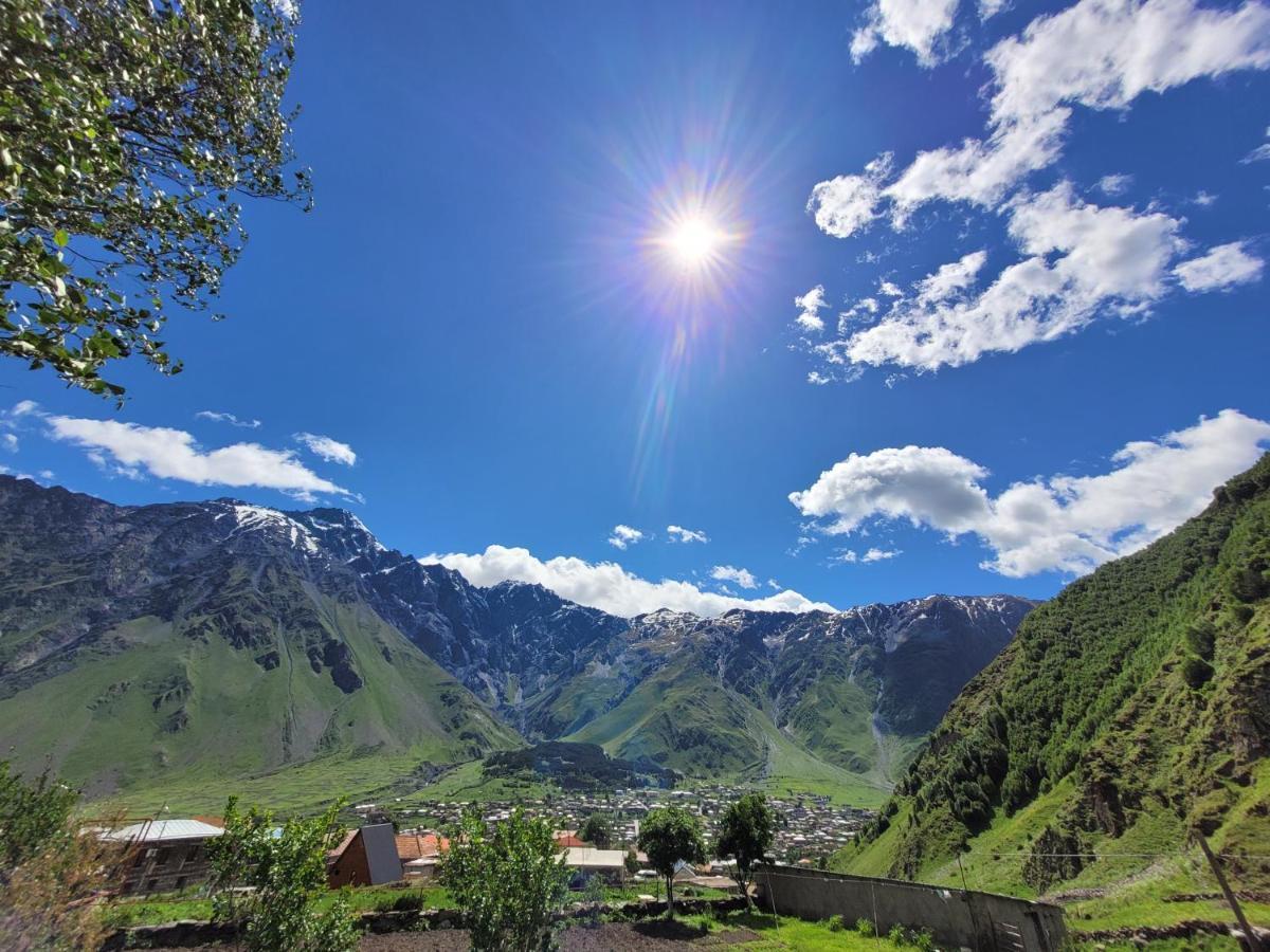 Pine Chalet Kazbegi المظهر الخارجي الصورة