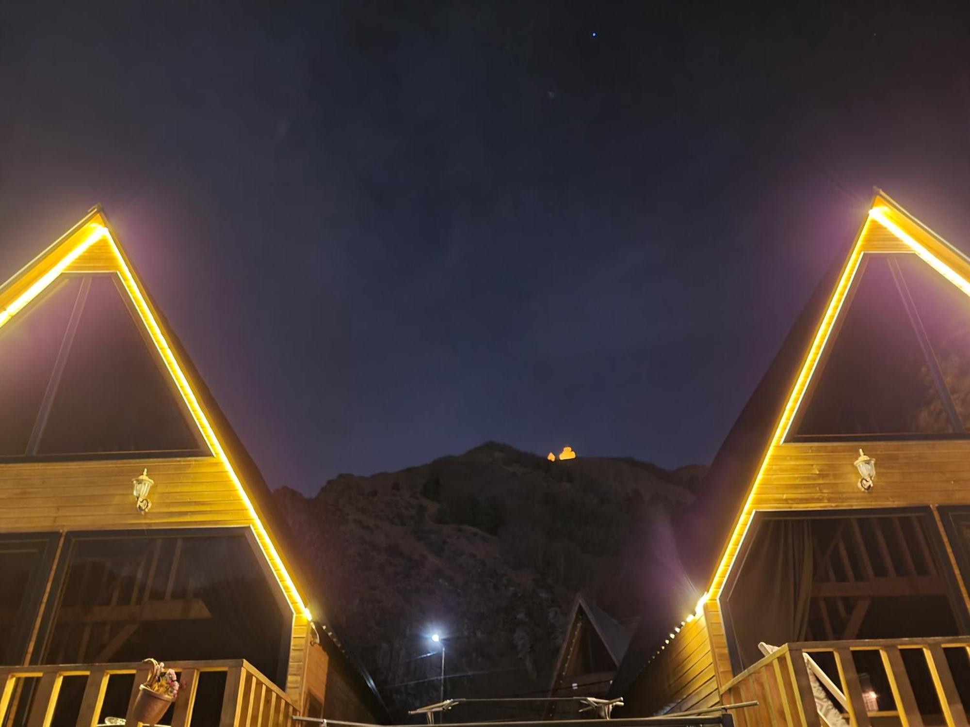 Pine Chalet Kazbegi المظهر الخارجي الصورة